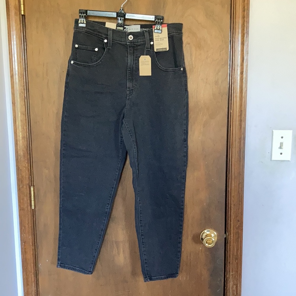 Levi’s mom jean high waisted tapered leg retro jean 30 X 27